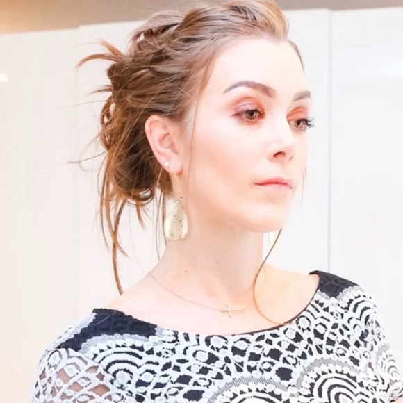 Cross Necklace - Picture 2 of 4